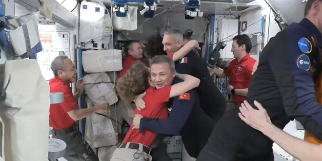 Alper Gezeravcı Uluslararası Uzay İstasyonu'nda