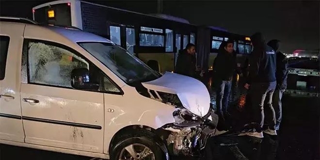 Baakehir'de zincirleme kaza: 1'i ar 3 yaral