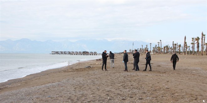 Antalya'da 2 ceset daha sahile vurdu