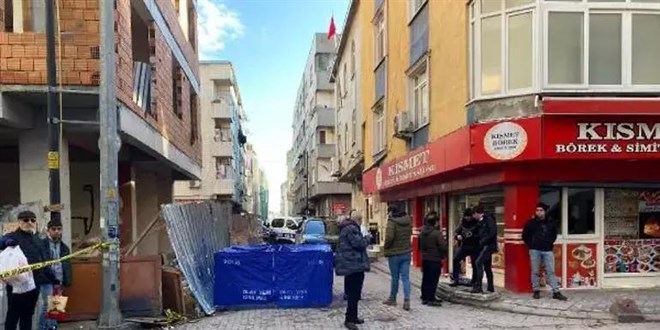 Zeytinburnu'nda baltalı dehşet: 1 ölü
