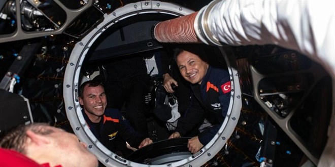 lk Trk astronot Gezeravc uzaydan fotoraf paylat