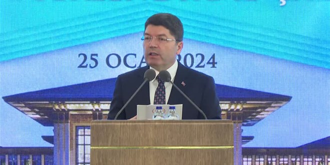 Bakan Tunç: Anayasamız protez anayasaya dönüşmüş durumda