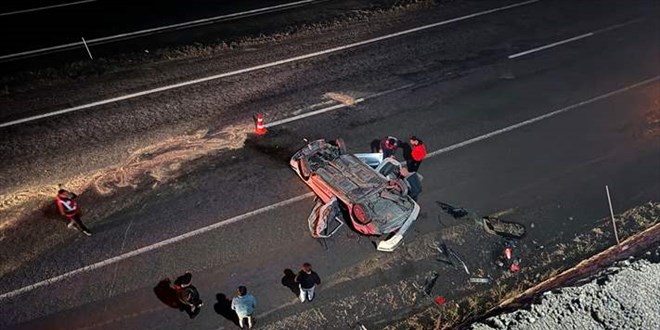 Zonguldak'ta 15 metre yükseklikten kara yoluna düşen otomobildeki 2 kişi öldü