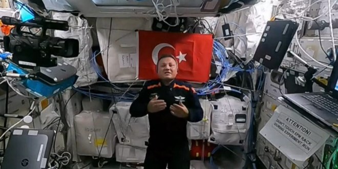 Bakan Kacır, Alper Gezeravcı ile görüştü