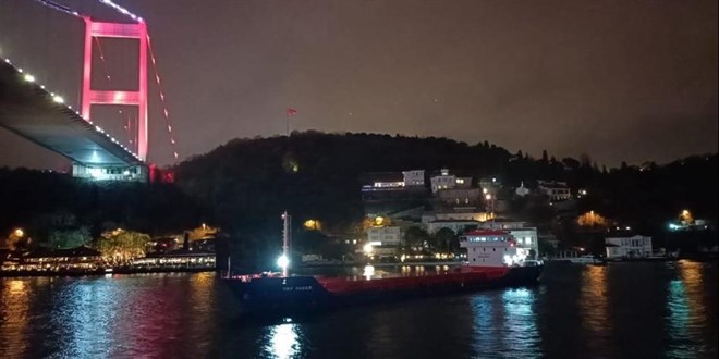 İstanbul Boğazı trafiğe kapatıldı