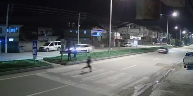 Adana'da midibüsün çarptığı çocuk hayatını kaybetti