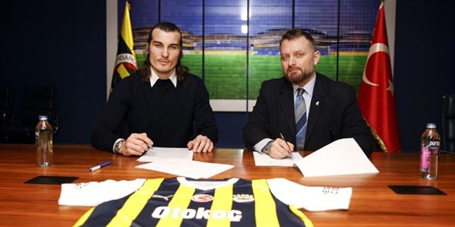 Fenerbahçe, Çağlar Söyüncü transferini resmen açıkladı!