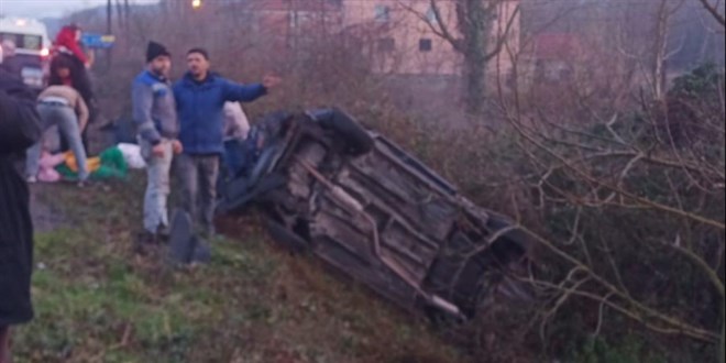 Şarampole devrilen otomobildeki 1 bebek öldü, 3 kişi yaralandı