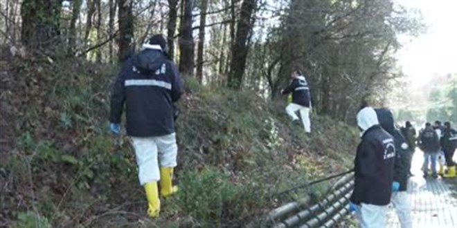 Santa Maria Kilisesi'ndeki saldırıda kullanılan silahlardan biri ormanlık alanda bulundu