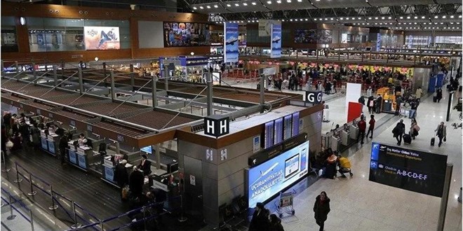 Sabiha Gken Havaliman'ndaki e-pasaport turnikeleri 17 saat hizmet veremeyecek