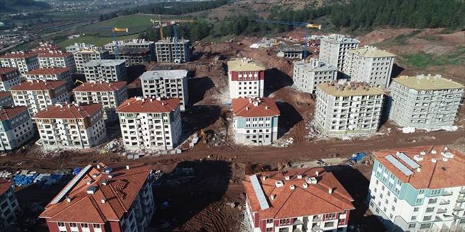 Osmaniye'deki afet konutlarnn yapmnda depremzedeler de alyor