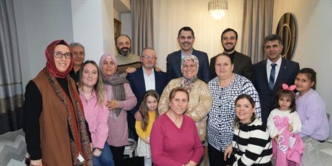İBB Başkan adayı Kurum Bağcılar'da bir çiftin evine misafir oldu