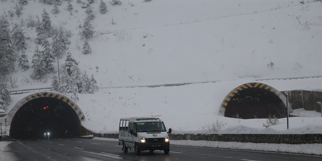 Bolu Da'nda kar etkili oluyor