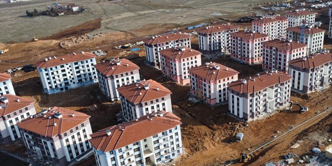 Deprem bölgesinde yıl sonuna kadar 200 bin konut teslim edilecek