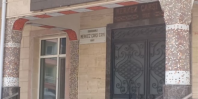 Camide namaz kılarken bıçaklanan kişi hastanede öldü