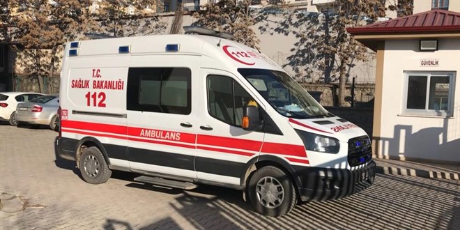 Lisede 'kız meselesinden' çıkan kavgada 1 öğrenci bıçaklandı