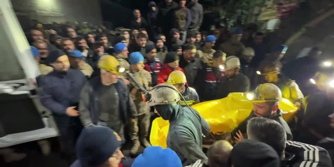 Zonguldak'ta maden ocağında göçükte mahsur kalan 2 işçiden biri kurtarıldı