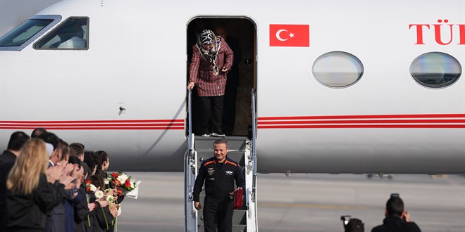 Astronotumuz Gezeravcı, yurda döndü