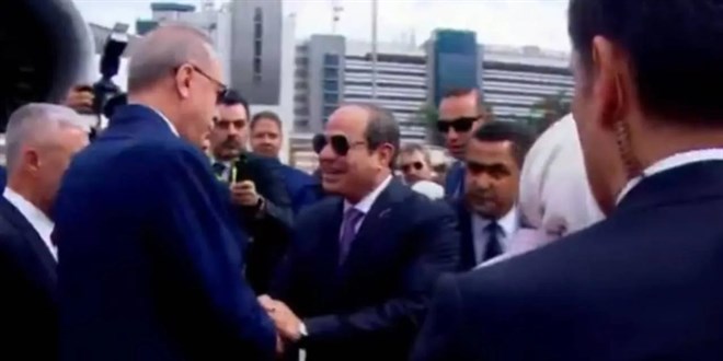 Erdoğan, 11 yılın ardından Mısır'da Sisi ile bir arada