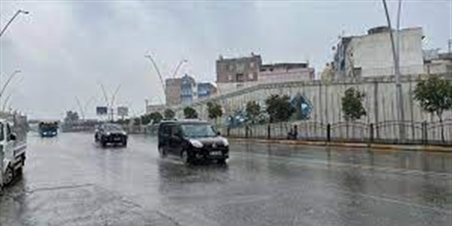 Şanlıurfa'da sağanak nedeniyle kırsal mahallelerde eğitime 1 gün ara verildi