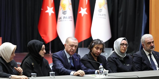 Erdoğan'dan AK Parti İstanbul İl Başkanlığına taziye ziyareti