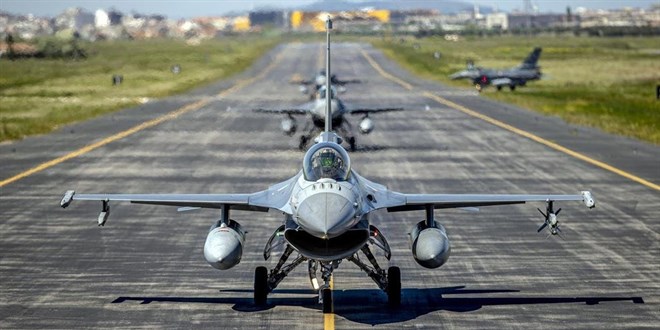 MSB: F-16'lar Trkiye'de retmek iin grmelerimiz sryor