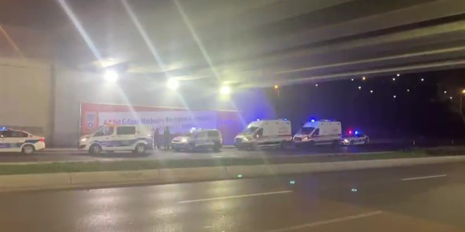 Ankara'da otomobilin çarptığı iki yaya hayatını kaybetti