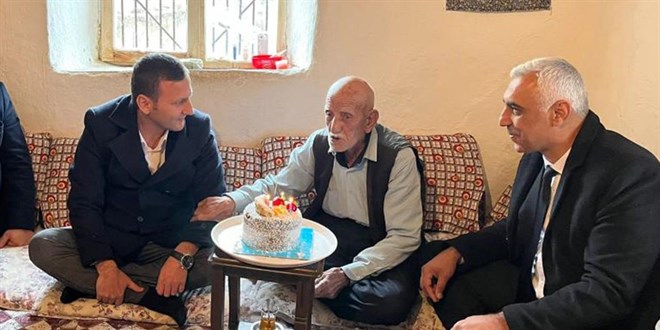 Batman'da yaşayan Mehmet Reşit Ak 133. yaşına girdi