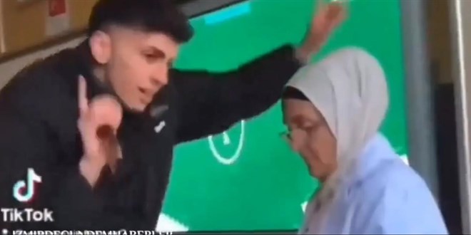O görüntüler olay oldu... MEB iki öğrenciyi disipline sevk etti