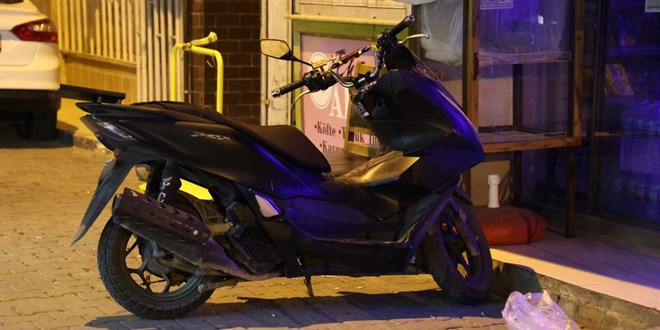 Motosikletin devrilmesiyle patlayan silah kuzenini öldürdü