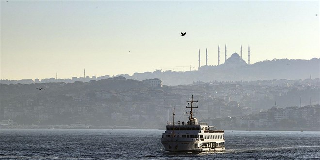 stanbul'da youn sis: Gemi trafii durduruldu, seferler iptal edildi