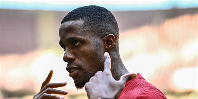 Derbi ncesi Zaha'dan Galatasaray'a kt haber