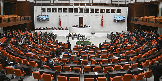 'CHP milletvekilinin odasnda para dolu poet bulundu' iddiasna inceleme
