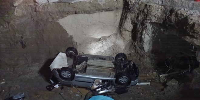 Isparta'da otomobiliyle çukura düşen uzman çavuş hayatını kaybetti
