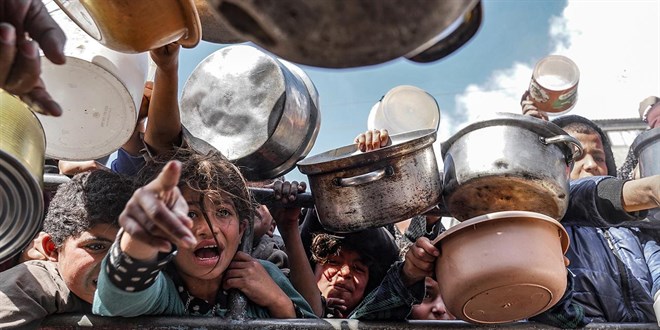 Gazze Şeridi'nde 'açlık ve susuzluktan' ölenlerin sayısı yükseliyor