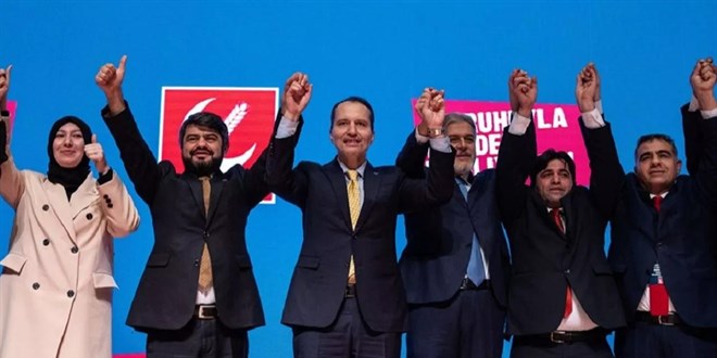 Yeniden Refah Partisi'ne eletiriler ard ardna geldi: CHP'yi kurtaran bir ey oldu