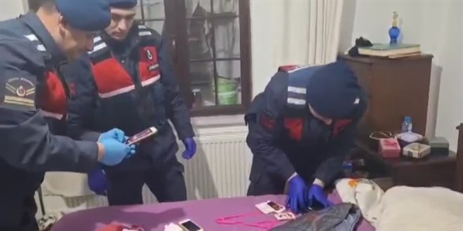 FETÖ şüphelisi saklandığı gardıropta yakalandı