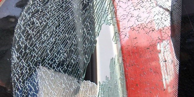 İstanbul'da Yeniden Refah Partisi'nin seçim aracına ateş açıldı
