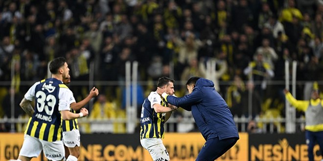 5 gol ve 3 kırmızı kart: Fenerbahçe ikinci yarıda döndü