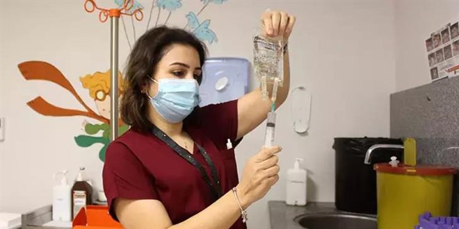 Lösemiyi yenip hemşire olan Merve, kanserli çocukların umudu