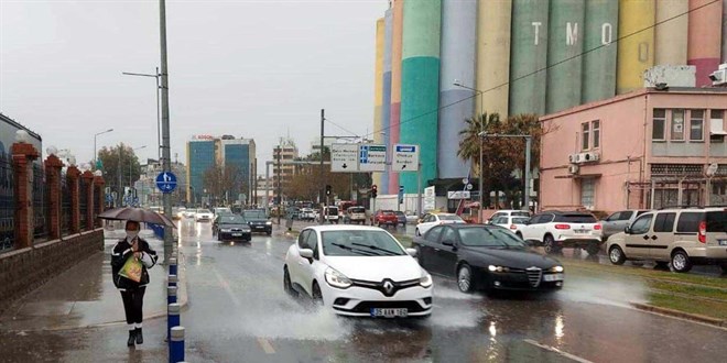 İzmir'in kuzey ilçeleri için 'sağanak' uyarısı