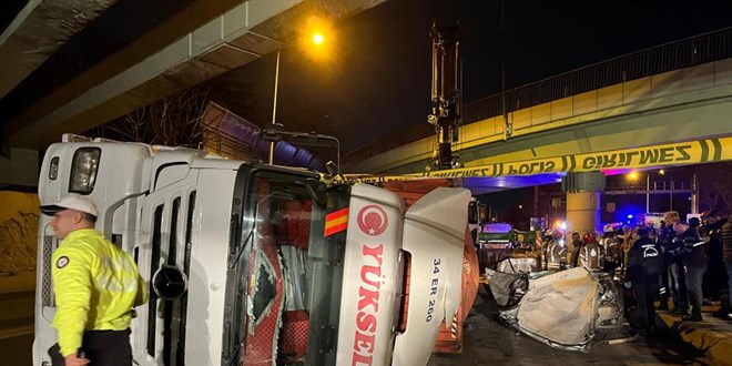 Tır devrilen otomobildeki 4 kişinin öldüğü kazada şoför tutuklandı