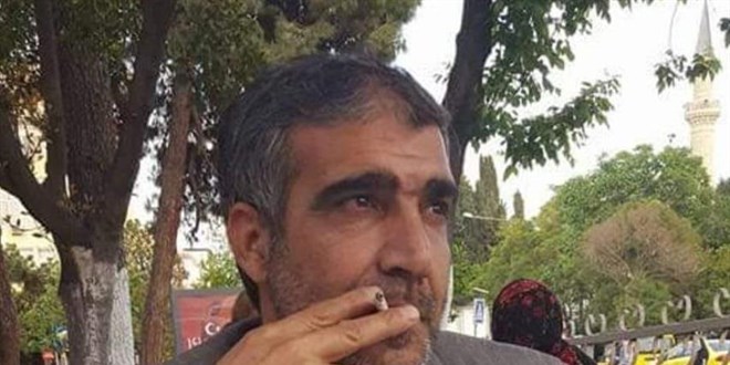 Kavgayı ayırmak isterken boğazına aldığı bıçak darbesiyle öldü