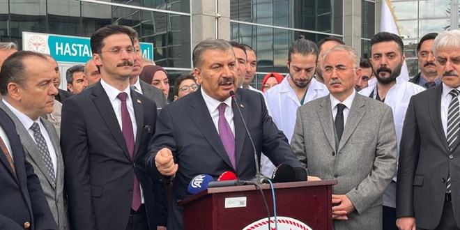 Bakan Koca: Yan dal uzmanlığıyla ilgili düzenlemeler yapıldı