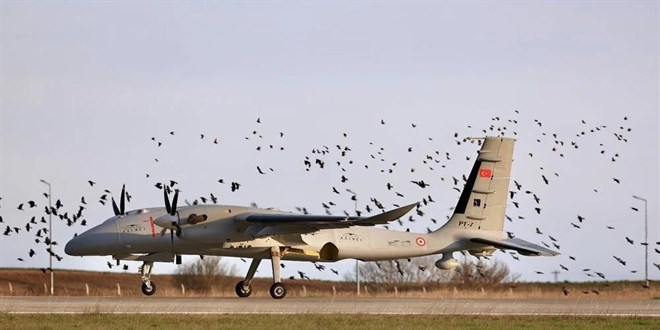 Bayraktar AKINCI'dan İHA-230 füzesiyle çifte atış