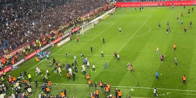 Dün akşam oynanan maçın bileti kesildi! 12 kişi gözaltına alındı