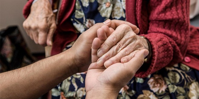 Yaşlıları en çok aileleri 'mutlu' ediyor