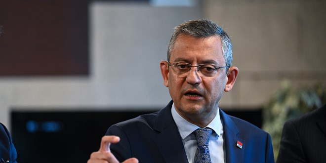 Özgür Özel: İzmir'in beklediği değişimi, dönüşümü gerçekleştireceğiz