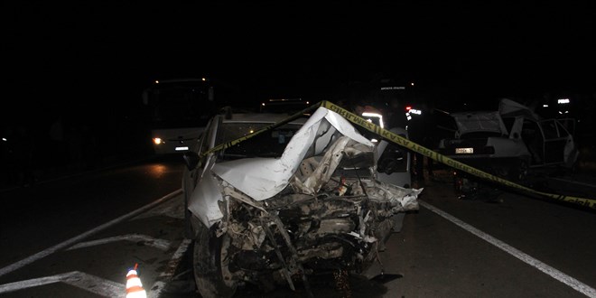 Antalya'da zincirleme trafik kazasnda 3 kii hayatn kaybetti