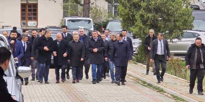 Bakan Tekin ac haberi Tokat'ta ald, programlarn yarda kesip Ankara'ya dnd